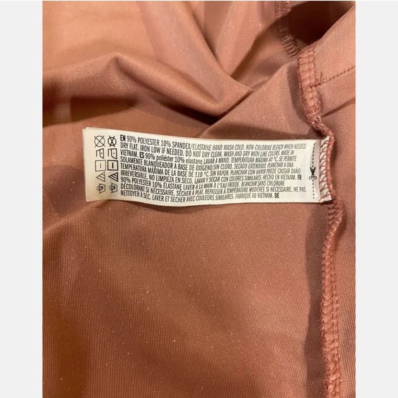 Forever 21 cropped Velvet Wrap Top Pink - Picture 5 of 11